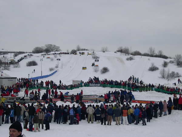 Qualifications pour la course de canots à glace