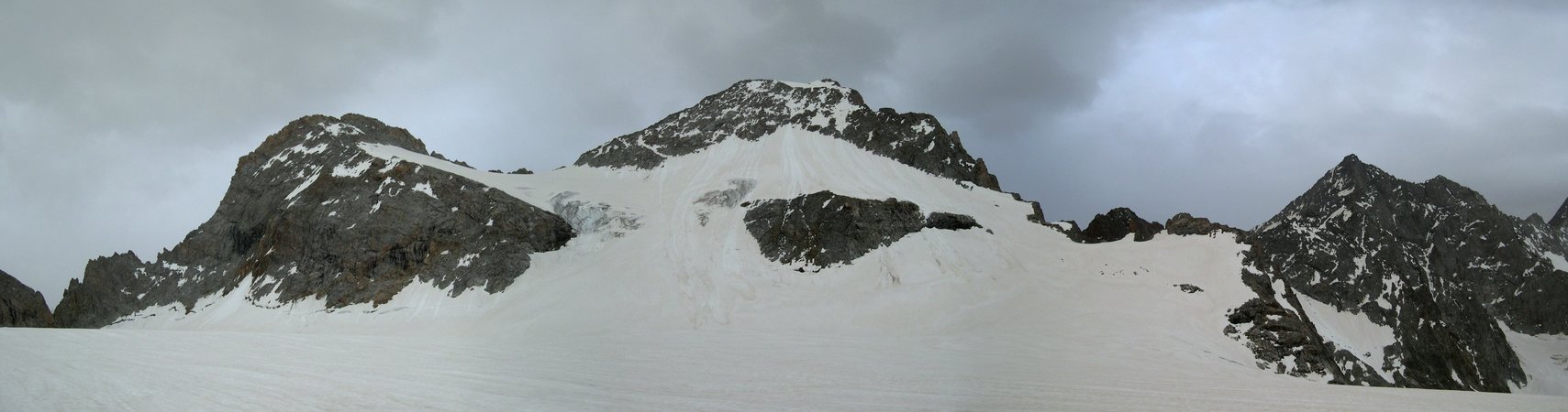 ... pour monter vers le col du Replat