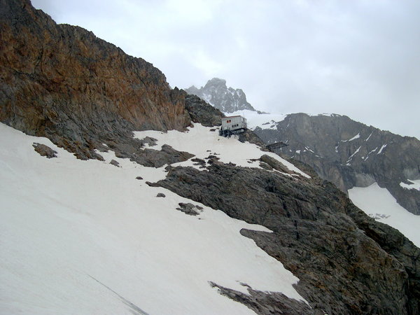 Refuge du Promontoire (3082 m)