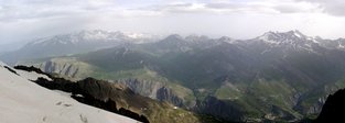 Vue sur La Grave et les petits villages du plateau d'Emparis