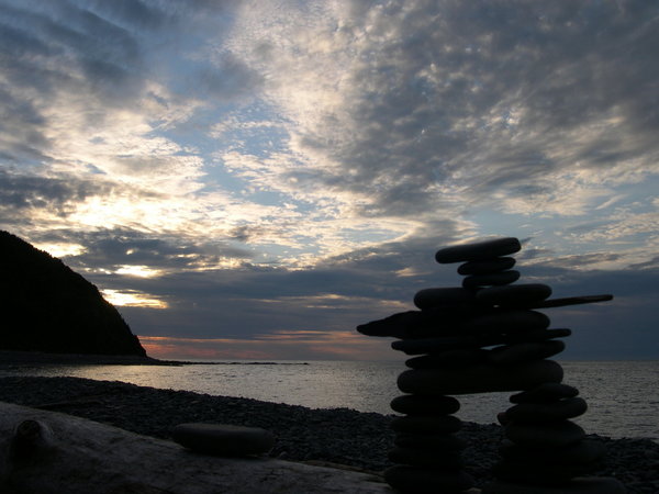 L'Inukshuk de Solenne dans l'Anse des Cannes de Roches